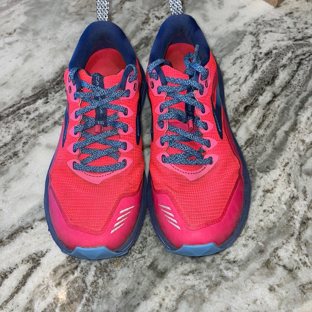 Brooks Cascadia 16 Trail Shoes